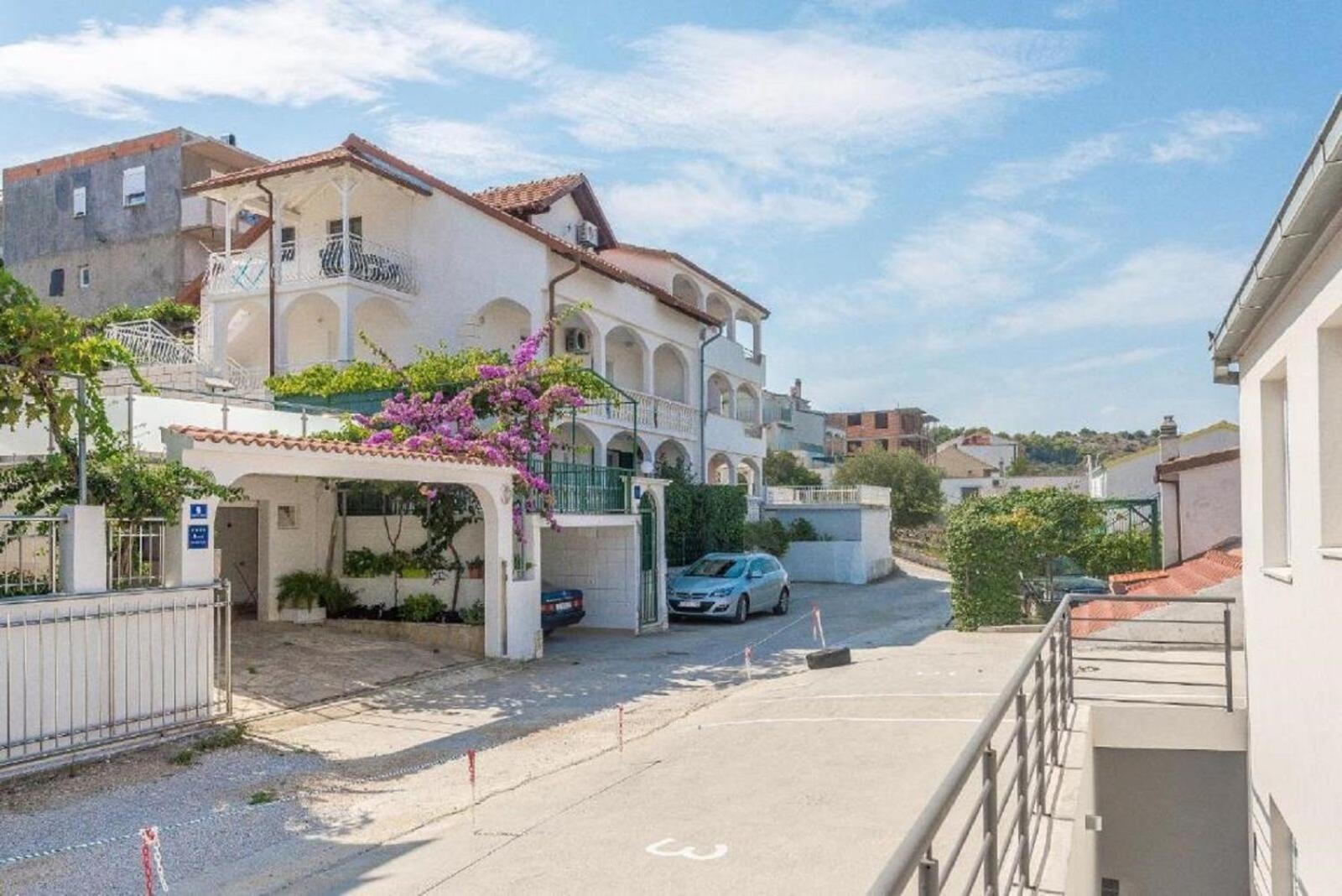 Apartment Bubi Trogir Exterior photo